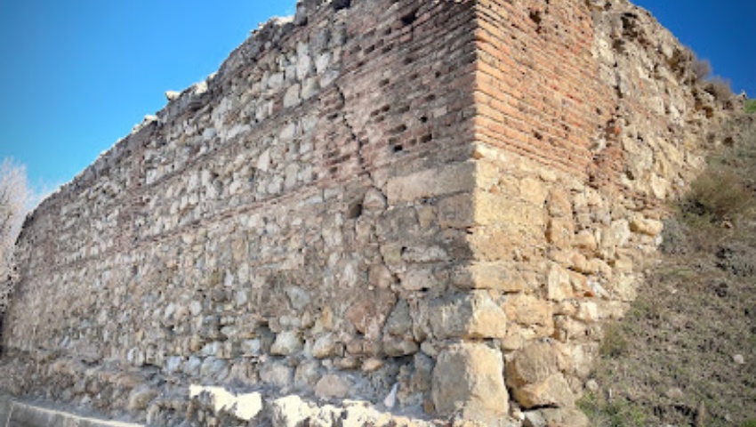 Ruinas del antiguo Arenas del Rey